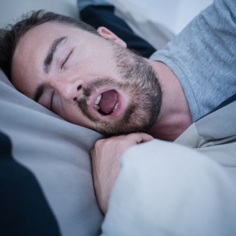 いびきや口臭の原因は口呼吸？！口呼吸の弊害とは？