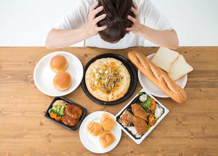 手軽なおにぎり＆パンは糖質偏重～塩分・脂質過多にも注意